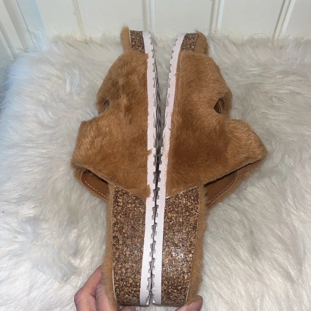 OLIVIA Miller Womens Stephy Furry Casual Slide Sandals teddy bear Tan size 9